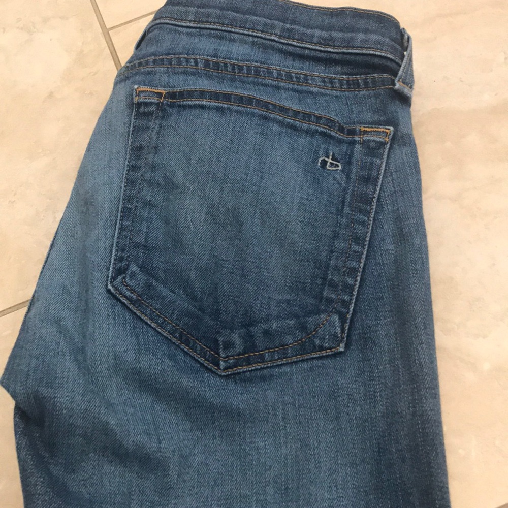 Awesome boyfriend cut skinny jeans.